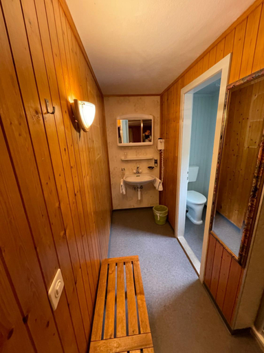 Bedroom 2, Check-in 24-7 ohne Fruhstuck gratis Parkplatz, West Raron