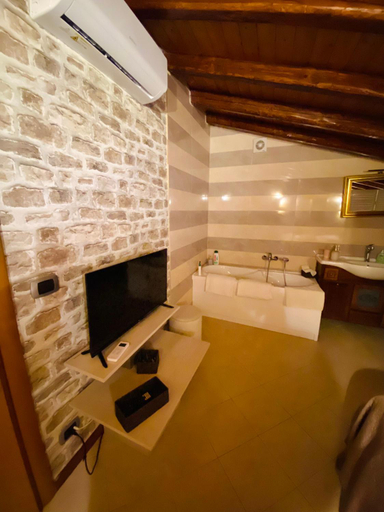 Others 5, Bianca di Navarra House, Catania