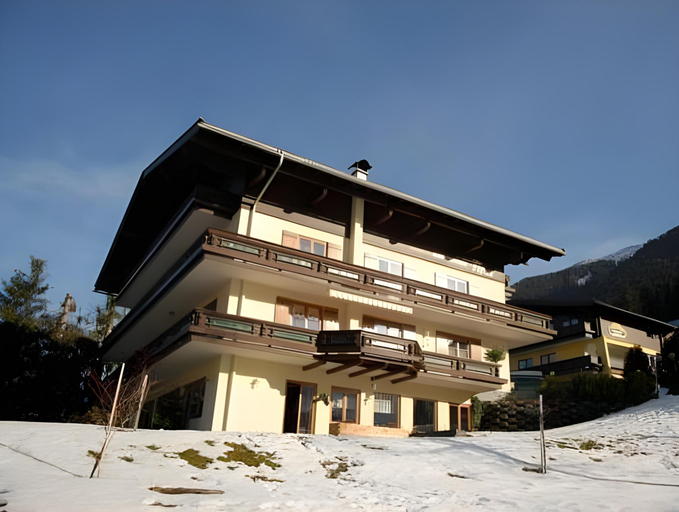 Others 3, Hotel-Pension Flora, Zell am See
