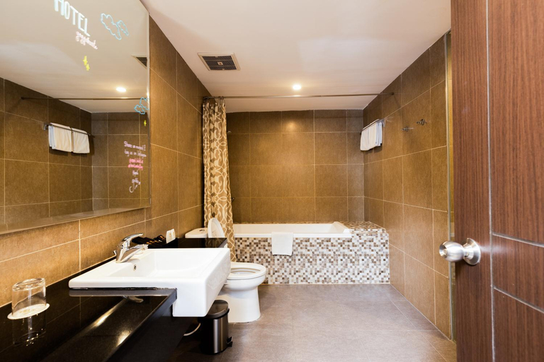 Bathroom 7