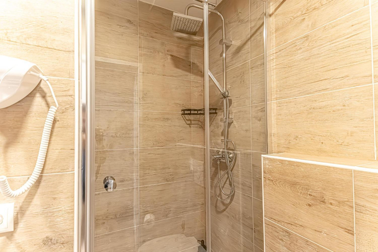 Others 4, Wiener Stadthalle Boutique Rooms - ideal for couples, Wien