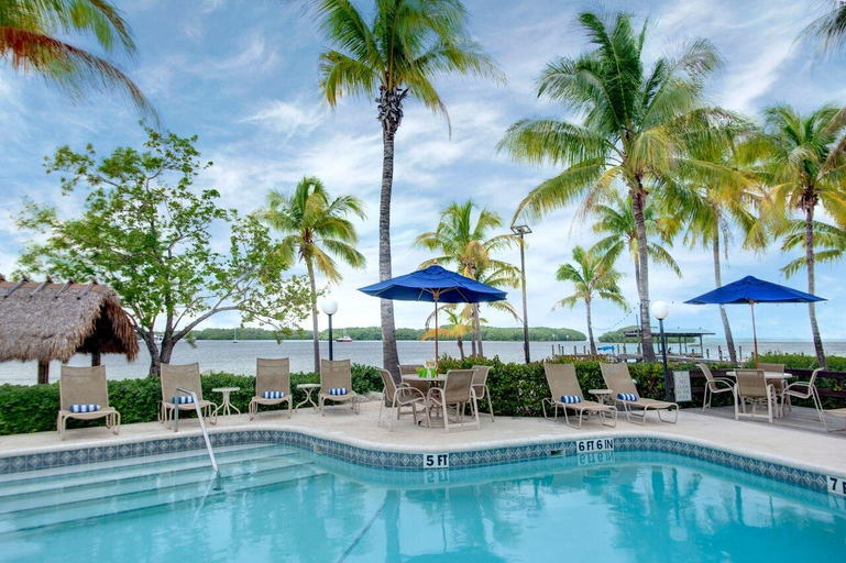 Sport & Beauty 5, Coconut Palm Inn, Monroe