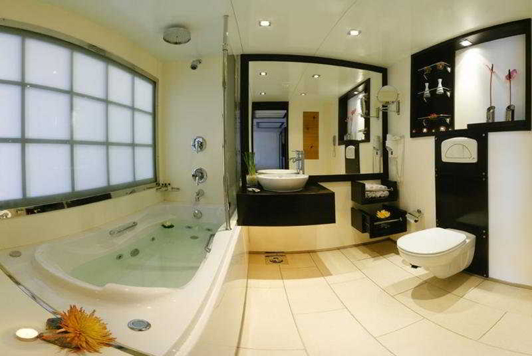 Bathroom 5, Movenpick MS Royal Lily Nile Cruise, Luxor