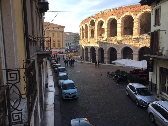 Others 5, Truly Verona, Verona