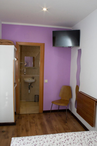 Bedroom 4, Hostal Abel Victoriano, Madrid
