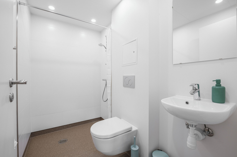 Bathroom 3, Kragsbjerggaard Hotel, Odense