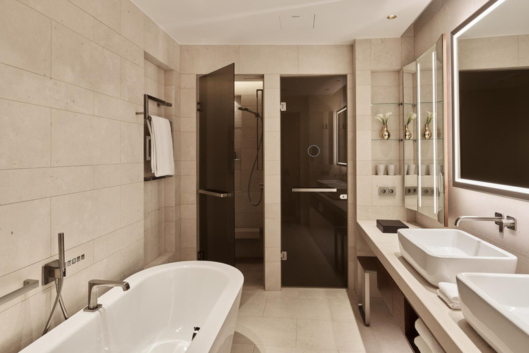 Bathroom 5, The Fontenay, Hamburg