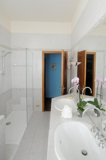 Bathroom, La Maison Du Charme Modena, Modena