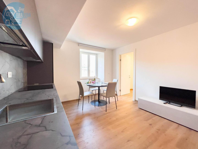 Others 5, Palazzo Saba Tirabora Short Rent, Trieste
