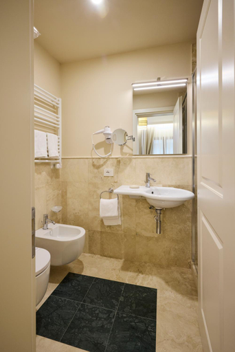 Bathroom 4, Hotel Art Atelier, Florence