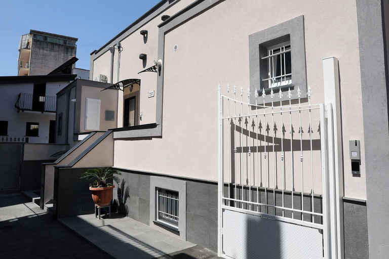 Exterior view 3, Domus Alma Pompei, Napoli