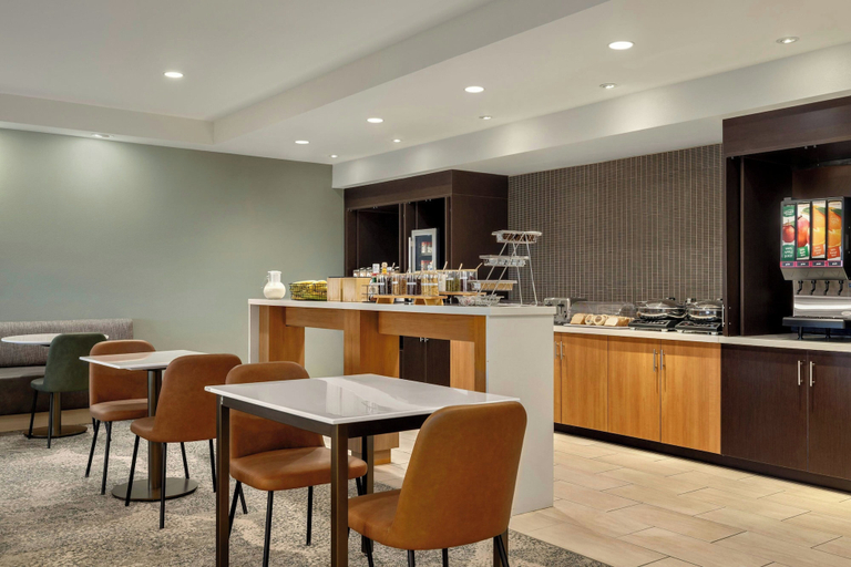 Food & Drinks 5, TownePlace Suites by Marriott Alexandria, Rapides