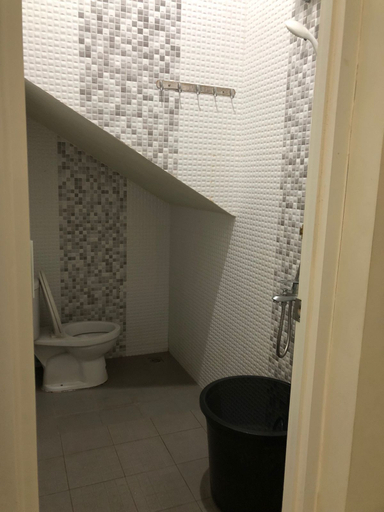Bathroom 5, Villa Titanota, Malang