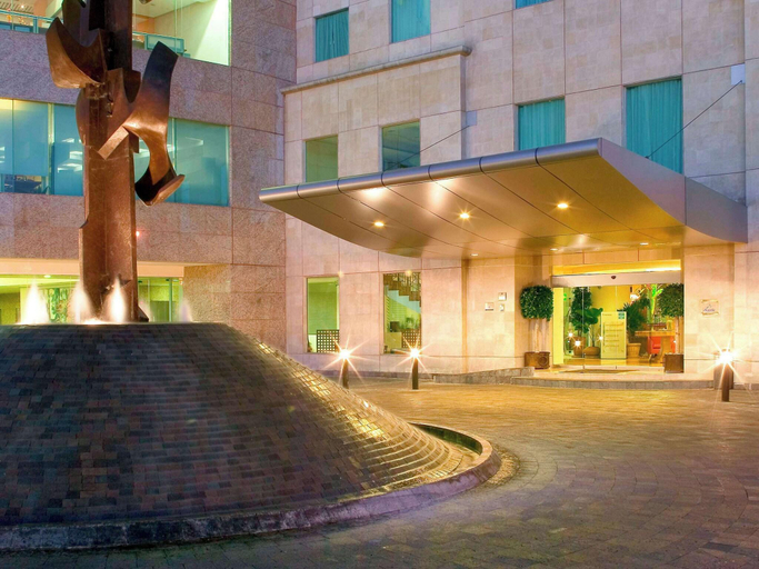 Exterior & Views 2, Hotel Novotel Mexico City Santa Fe, Mexico City