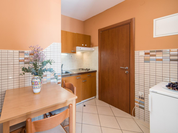 Others 4, Apartments by the sea Tucepi, Makarska - 22384, Tučepi