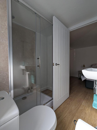 Bathroom 3, Regilbury court, Grooms house, Bath and North East Somerset
