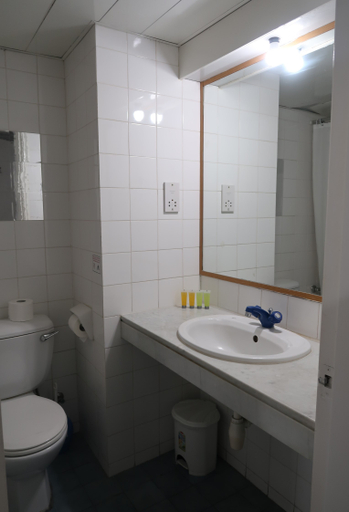 Bathroom 3, Paphiessa Hotel