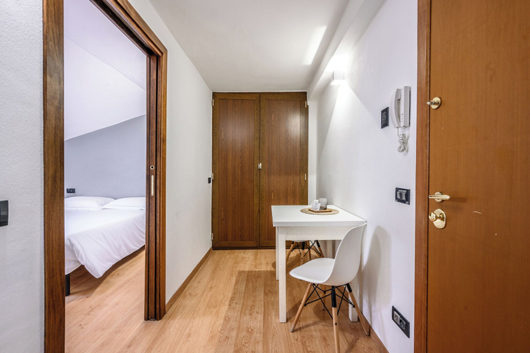 Bedroom 2, Emilia Studios 8, Modena