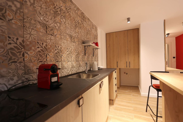 Room 2, Grandstay Studios 102, Durrësit