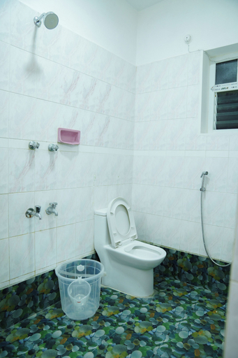 Bathroom 3, Rich Inn Palace Tnagar, Chennai
