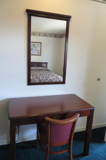 Others 5, Capri Motel, San Mateo