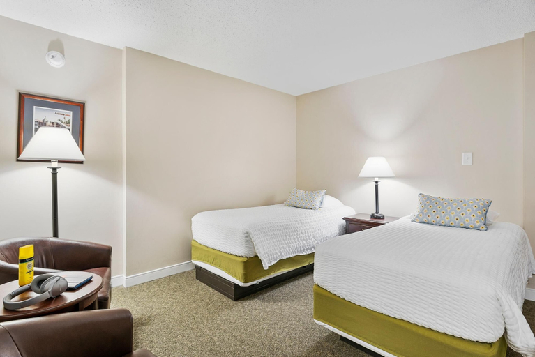 Bedroom 3, First Floor Standard Suite, Cecil