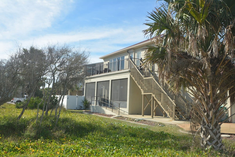 Room 4, Ocean View Paradise - Steps Away From the Beach, Flagler