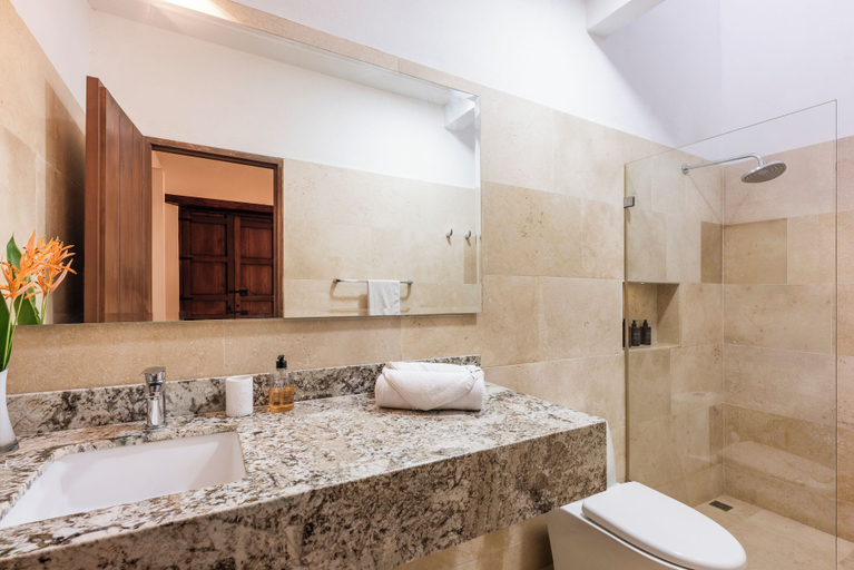 Bathroom 5, Karakalí Boutique Hotel, San Zenón