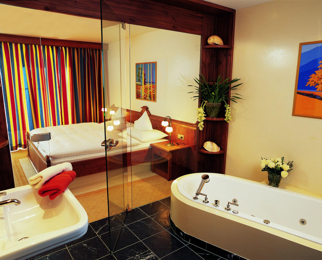 Bathroom, Residenz Hubertus, Kitzbühel