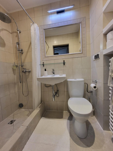 Bathroom 2, Podkowa, Myślenice