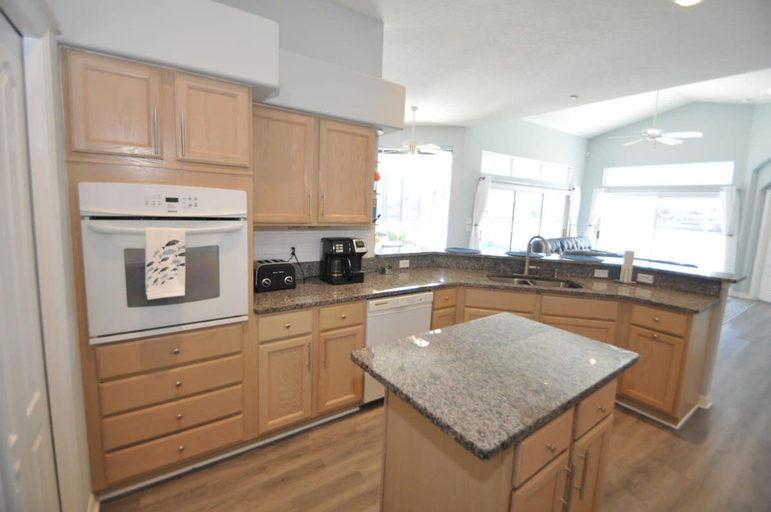 Room 5, Canal Home w Heated Pool Dock, Flagler