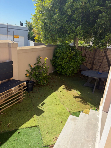 Others 5, Aderem blus rooms, City of Cape Town