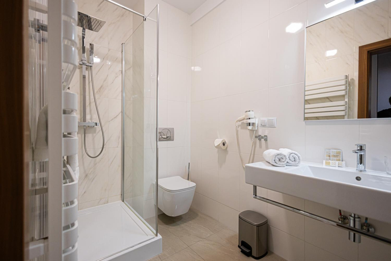 Bathroom 3, Hotel Kopczynski, Olsztyn