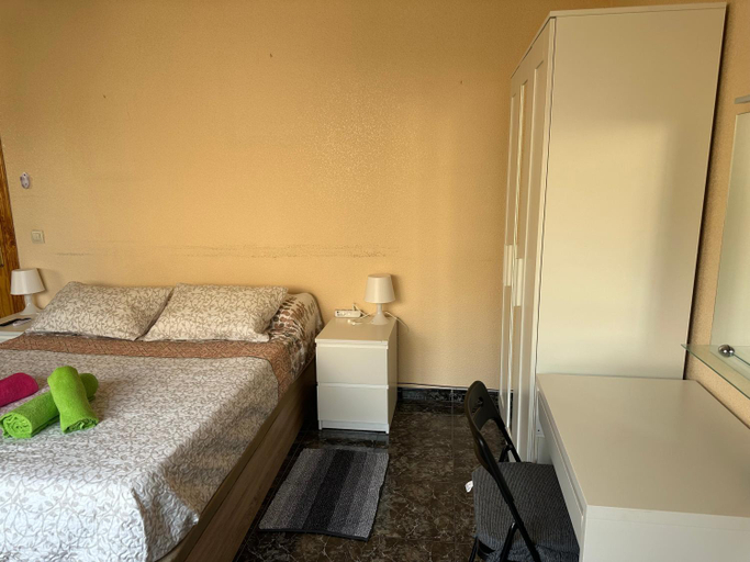 Others 4, Almeria Centro habitacion privada en apartamento compartido, Almería