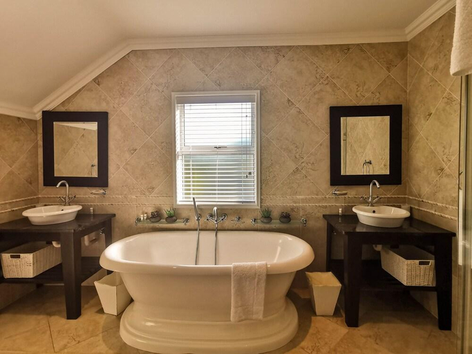 Bathroom 4, Riverclub Villas, Eden
