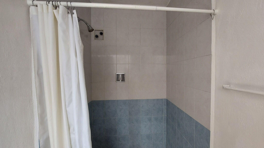 Bathroom 4, Hotel Señorial, Mexico City