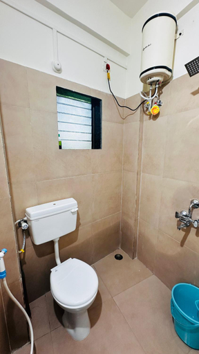 Bathroom 4, Konkan Central Kankavali AC 6 Bed Family Room, Sindhudurg