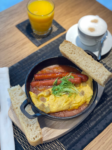 Food & Drinks 4, SWU Broadway, Budapesti