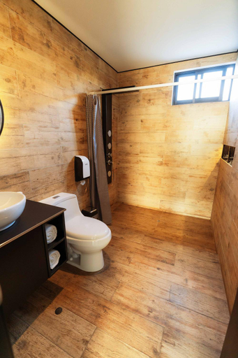 Bathroom 4, Awqa Loft & Camp, Trujillo