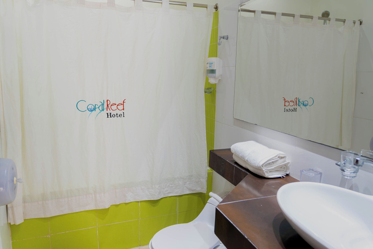 Bathroom 4, Hotel Coral Reef Cartagena, Cartagena de Indias