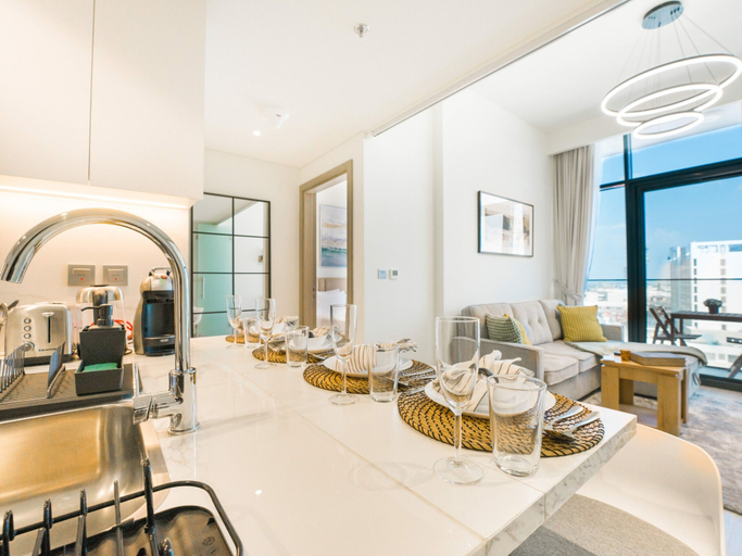 Food & Drinks, Easygo- Chic 1br-sofa bed Azzi Riviera48, Dubai