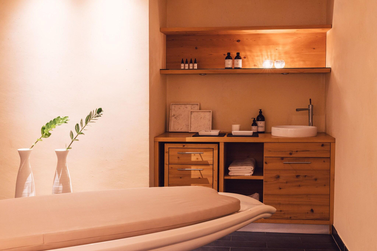 Bedroom 4, Alpenpalace Deluxe Hotel & Spa Resort, Bolzano