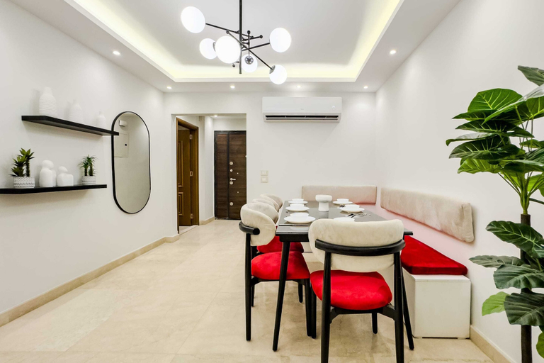Others 4, Ample & Artistic 2bdr Apt. 5 min to CAI Airport, An-Nuzhah