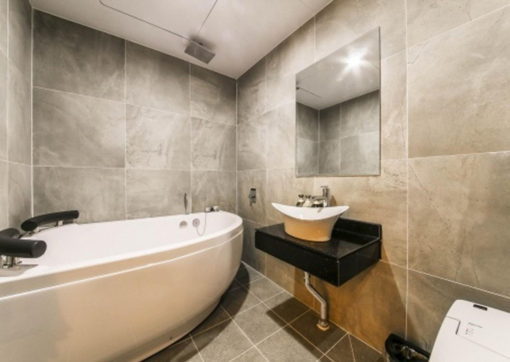 Bathroom 5, Jeonju Lime Hotel, Jeonju