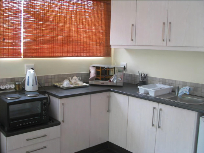 Public Area 3, Cherry Berry Guest House, Eden