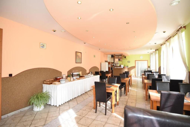 Food & Drinks 4, Hotel Taxis Bratislava, Bratislava III