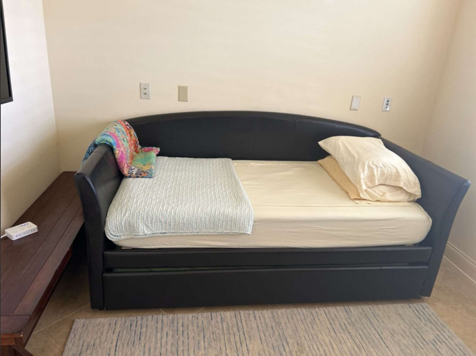 Room 5, Ocean View Paradise - Steps Away From the Beach, Flagler