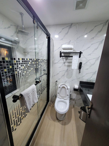 Bathroom 3, Carlton Swiss luxury Residency, AbujaMun