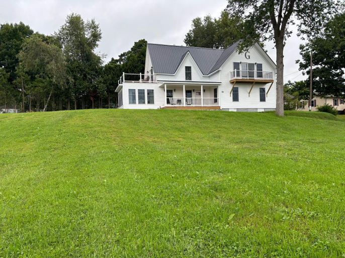 Others 5, Gray's Manor - Lake Memphremagog, Orleans