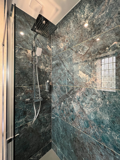 Bathroom 5, Brit Hotel Du Parc Niort, Deux-Sèvres